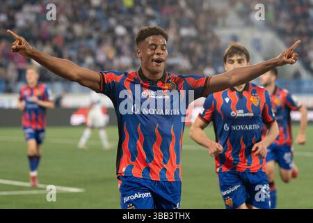 Lausanne, Suisse. 14 mai 2025. Kevin Carlos (offensif) du FC Basel #9 célèbre son but lors du groupe de championnat Credit Suisse Super League FC Lausanne Sport vs FC Basel 1893 au Tuiliere Stadium de Lausanne. Crédit : Patrick Dancel/Sipa USA crédit : Sipa USA/Alamy Live News Banque D'Images