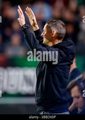 Nimègue, pays-Bas. 14 mai 2025. NIMÈGUE, PAYS-BAS - 14 MAI : Rogier Meijer, entraîneur-chef de NEC Gestures, lors du match Néerlandais Eredivisie entre NEC et NAC Breda au Goffertstadion le 14 mai 2025 à Nimègue, pays-Bas. (Photo de Broer van den Boom/Orange Pictures) crédit : Orange pics BV/Alamy Live News Banque D'Images