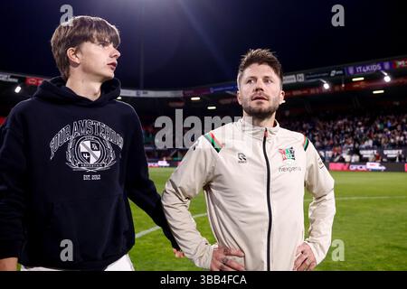 Nimègue, pays-Bas. 14 mai 2025. NIMÈGUE, PAYS-BAS - 14 MAI : Lasse Schone de NEC et son fils lors du match Néerlandais Eredivisie entre NEC et NAC Breda au Goffertstadion le 14 mai 2025 à Nimègue, pays-Bas. (Photo de Broer van den Boom/Orange Pictures) crédit : Orange pics BV/Alamy Live News Banque D'Images
