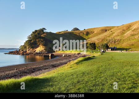Belle plage et camping en Nouvelle-Zélande Banque D'Images