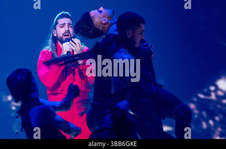 Bâle, Suisse. 14 mai 2025. Princ de Serbie avec la chanson 'Mila' lors d'une répétition pour la deuxième demi-finale du 69e concours Eurovision de la chanson dans l'Arena se déroulent Jakobshalle. Au total, 37 numéros seront en compétition pour le trophée et près de 60 000 spectateurs sont attendus aux neuf spectacles. Un bon 160 millions de personnes ont regardé l'émission musicale à la télévision en 2024. Crédit : Jens Büttner/dpa/Alamy Live News Banque D'Images