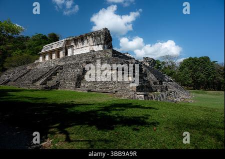 Vue orientale du palais maya principal à Palenque, Chiapas, Mexique Banque D'Images
