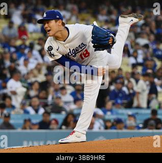 Los Angeles, États-Unis. 14 mai 2025. Yoshinobu Yamamoto, lanceur débutant des Dodgers de Los Angeles, affronte les Athletics lors de la première manche au Dodger Stadium de Los Angeles le mercredi 14 mai 2025. Photo de Jim Ruymen/UPI crédit : UPI/Alamy Live News Banque D'Images