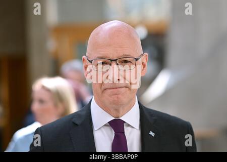 Édimbourg Écosse, Royaume-Uni 15 mai 2025. Le premier ministre John Swinney le député au Parlement écossais pour les questions du premier ministre assiste à une séance de photos dans le Garden Lobby après la FMQ . crédit sst/alamy live news Banque D'Images