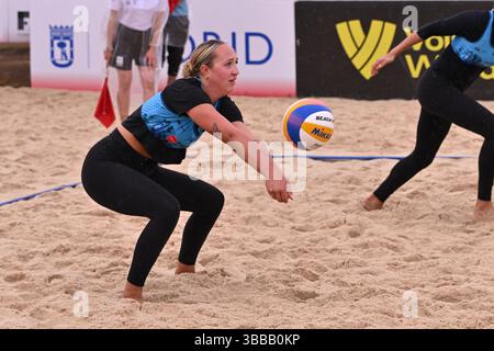 Madrid, Madrid, Espagne. 15 mai 2025. ELLA GRAY (USA) participe au Beach Pro Tour futures Madrid 2025 entre L'ESPAGNE et les USA au Parque Deportivo Puerta de Hierro le 15 mai 2025 à Madrid, Espagne. (Crédit image : © Oscar Manuel Sanchez/ZUMA Press Wire) USAGE ÉDITORIAL SEULEMENT ! Non destiné à UN USAGE commercial ! Banque D'Images