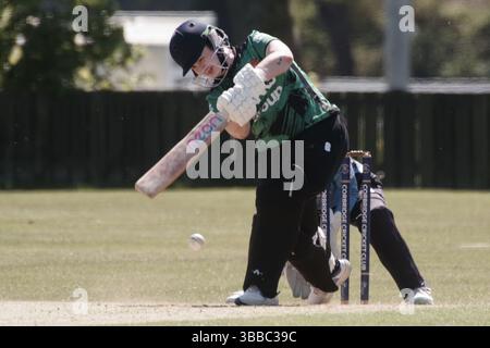 Corbridge, Angleterre, 10 mai 2025. Olivia Ashburn battant pour Northumberland Women contre Cambridgeshire Women lors de la Vitality T20 Women's County Cup, match du deuxième tour au Corbridge Cricket Club. Crédit : Colin Edwards Banque D'Images