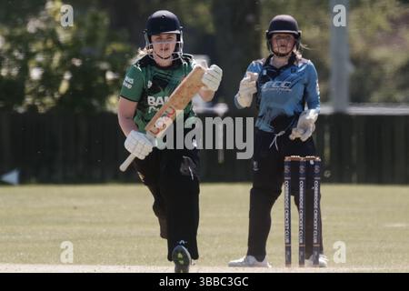 Corbridge, Angleterre, 10 mai 2025. Olivia Ashburn battant pour Northumberland Women contre Cambridgeshire Women lors de la Vitality T20 Women's County Cup, match du deuxième tour au Corbridge Cricket Club. Crédit : Colin Edwards Banque D'Images