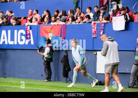 Pampelune, Navarre, Espagne - 15 mai 2025 : César Azpilicueta se réchauffe lors du match Osasuna vs Atlético de Madrid, qui fait partie des SPORTS LaLiga EA en Espagne, au stade El Sadar. Crédit : Rubén Gil/Alamy Live News. Banque D'Images