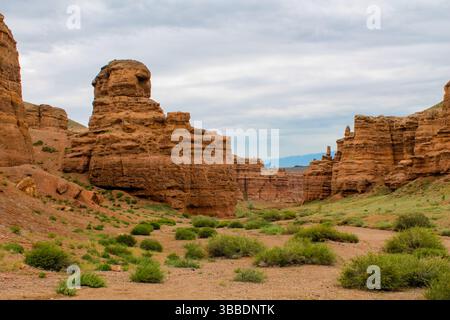 Charyn Canyon attraction la plus visitée au Kazakhstan, situé dans le désert près d'Almaty. Vue comme dans le Grand Canyon en Asie centrale. Formation rocheuse Banque D'Images