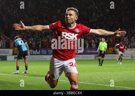 LONDRES, Royaume-Uni - 15 mai 2025 : Matty Godden de Charlton Athletic célèbre avoir marqué le premier but de son équipe lors de la demi-finale de deuxième manche de Sky Bet League One Play-offs entre Charlton Athletic et Wycombe Wanderers à The Valley (crédit : Craig Mercer/ Alamy Live News) Banque D'Images