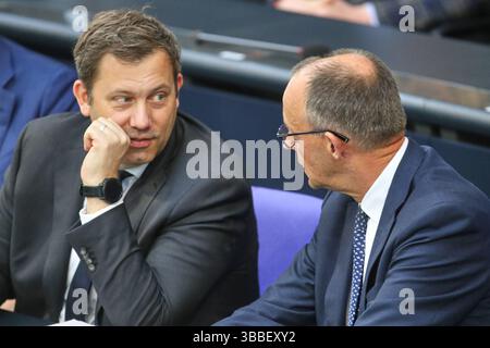 Berlin, Deutschland, 14.05.2025, Deutscher Bundestag : 3. Bundestagssitzung : Lars Klingbeil und Bundeskanzler Friedrich Merz CDU *** Berlin, Allemagne, 1 Banque D'Images