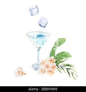 Cocktail bleu en gobelet en verre, glaçons, fleurs de plumeria et feuilles. Illustration d'aquarelle dessinée à la main isolée sur blanc. Pour les cartes postales Banque D'Images