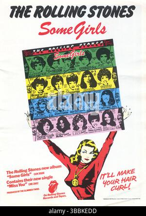 Les Rolling Stones, Some Girls presse publicité en couleur. Mentionne le nouveau single Miss You. Rolling Stones Records. Some Girls Albums de The Rolling Stones Some Girls Some Girls Some Girls est le quatorzième album studio du groupe de rock anglais The Rolling Stones, publié le 9 juin 1978 par Rolling Stones Records. Il a été enregistré lors de sessions tenues d'octobre 1977 à février 1978 aux studios Pathé Marconi à Paris et produit par les auteurs-compositeurs en chef du groupe - le chanteur Mick Jagger et le guitariste Keith Richards (crédité sous le nom de The Glimmer Twins) - avec Chris Kimsey Engineering Banque D'Images