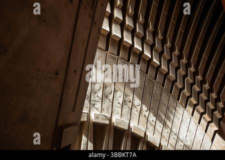 Intérieur de l'Opéra de Sydney montrant une structure de toit en béton Banque D'Images
