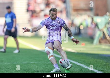 Wigan, Royaume-Uni. 16 mai 2025. Adam Keighran de Wigan Warriors se convertit pour un but lors du match Wigan Warriors vs Leigh Leopards de Betfred Super League au Brick Community Stadium, Wigan, Royaume-Uni, le 16 mai 2025 (photo par Mark Cosgrove/News images) à Wigan, Royaume-Uni le 16/05/2025. (Photo de Mark Cosgrove/News images/SIPA USA) crédit : SIPA USA/Alamy Live News Banque D'Images