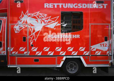 Présentation du nouveau design, langage de conception des pompiers de Stuttgart, pompiers professionnels, véhicule, pompier, logo, Roessle, marché Banque D'Images