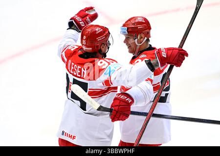 Herning, Danemark. 16 mai 2025. Nick Olesen, Danemark, Mikkel Aagaard, Danemark en action dans le match de hockey sur glace entre le Danemark et la Hongrie lors du Championnat mondial de hockey sur glace 2025 de l’IIHF à Jyske Bank Boxen, Herning, Danemark. (Crédit image : © Lars Moeller via ZUMA Press) USAGE ÉDITORIAL SEULEMENT ! Non destiné à UN USAGE commercial ! Crédit : ZUMA Press, Inc/Alamy Live News Banque D'Images