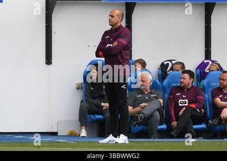 Heverlee, Belgique. 17 mai 2025. L'entraîneur-chef d'Anderlecht, Farid Goreishvand, photographié lors d'un match de football entre Oud-Heverlee Leuven et RSCA Women, samedi 17 mai 2025 à Heverlee, le jour 6 (sur 6) des play-offs de la première division féminine de la Super League 2024-2025 du championnat belge. BELGA PHOTO JILL DELSAUX crédit : Belga News Agency/Alamy Live News Banque D'Images
