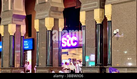 La Mecque, Arabie Saoudite, 22 juin 2024 : STC The Saudi Telecom Company, agissant sous le nom de STC Group, fournit des services TIC au Royaume d'Arabie Saoudite, à travers le th Banque D'Images
