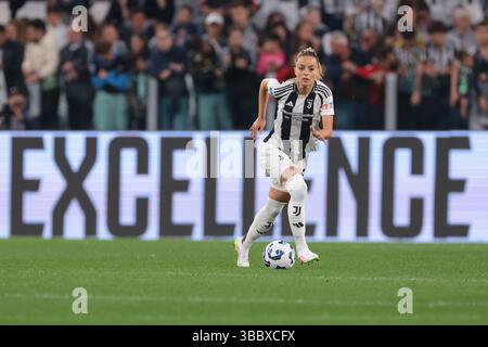 Turin, Italie. 10 mai 2025. Martina Rosucci de la Juventus lors du match Juventus Women vs Inter Femminile Serie A Femminile au stade Allianz de Turin. Le crédit photo devrait se lire : Jonathan Moscrop/Sportimage crédit : Sportimage Ltd/Alamy Live News Banque D'Images