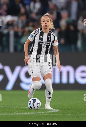 Turin, Italie. 10 mai 2025. Martina Rosucci de la Juventus lors du match Juventus Women vs Inter Femminile Serie A Femminile au stade Allianz de Turin. Le crédit photo devrait se lire : Jonathan Moscrop/Sportimage crédit : Sportimage Ltd/Alamy Live News Banque D'Images