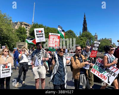 Édimbourg, Écosse, Royaume-Uni. 17 mai 2025. Manifestation nationale écossaise de soutien à la Palestine dans le conflit en cours avec Israël. Rassemblement commençant à The Mound, puis marchant sur Holyrood. Crédit : Craig Brown/Alamy Live News Banque D'Images