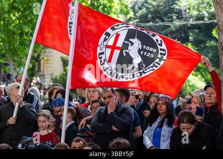 Tbilissi, Tbilissi, Géorgie. 17 mai 2025. Le 17 mai marque la Journée de la sainteté de la famille et du respect des parents, instituée par l'Église orthodoxe géorgienne en 2014 et officiellement reconnue comme jour férié à partir de 2024. Crédit : Ilya Vaga/ZUMA Press Wire/ZUMA Wire/Alamy Live News Banque D'Images
