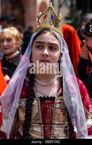 Tbilissi, Tbilissi, Géorgie. 17 mai 2025. Le 17 mai marque la Journée de la sainteté de la famille et du respect des parents, instituée par l'Église orthodoxe géorgienne en 2014 et officiellement reconnue comme jour férié à partir de 2024. Crédit : Ilya Vaga/ZUMA Press Wire/ZUMA Wire/Alamy Live News Banque D'Images