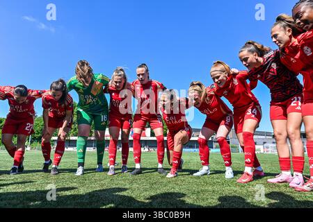 Aalter, Belgique. 17 mai 2025. Team Standard photographié avant un match de football féminin entre le Club Brugge Dames YLA et la Standard Femina de Liège le 6 ème jour des Champions jouer de la saison 2024 - 2025 de la Super League belge Lotto Womens, le samedi 17 mai 2025 à Aalter, BELGIQUE . Crédit : Sportpix/Alamy Live News Banque D'Images