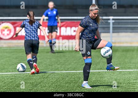 Aalter, Belgique. 17 mai 2025. Échauffement du Club YLA photographié avant un match de football féminin entre le Club Brugge Dames YLA et la Standard Femina de Liege le 6 ème jour des Champions Play off de la saison 2024 - 2025 de la Super League belge Lotto Womens, le samedi 17 mai 2025 à Aalter, BELGIQUE . Crédit : Sportpix/Alamy Live News Banque D'Images