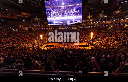 16 mai 2025 San Francisco CA, États-Unis L'introduction des Golden State Valkyries lors du match d'ouverture à domicile de la première saison des WNBA Valkyries entre l A Sparks et les Golden State Valkyries au Chase Center San Francisco Calif. Thurman James/CSM Banque D'Images