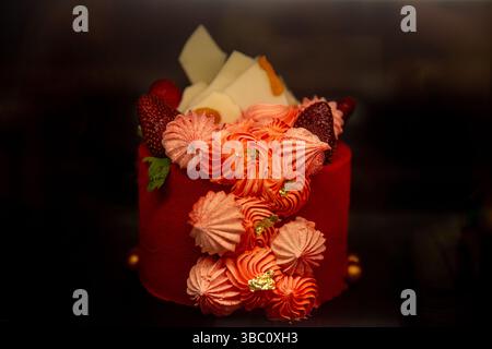 Petit gâteau aux fraises pour la Saint-Valentin Banque D'Images