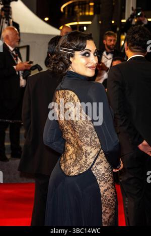 Cannes, France. 17 mai 2025. Camelia Jordana arpente le tapis rouge pour la projection de le Roi Soleil (Midnight screening) à Cannes, France, le 17 mai 2025, dans le cadre du 78ème Festival de Cannes, au Palais des Festivals à Cannes, France, le 17 mai 2025. Photo de Ammar Abd Rabbo/ABACAPRESS.COM crédit : Abaca Press/Alamy Live News Banque D'Images