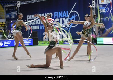 Turin, Italie. 18 mai 2025. Italie, Turin 17 mai 2025 Pala Gianni Asti de Turin final six du championnat national de gymnastique rythmique série Une équipe nationale italienne 2025, The Farfalle Credit : Independent photo Agency/Alamy Live News Banque D'Images