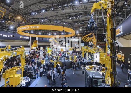 Machines de construction de la société américaine Caterpilar. BAUMA Munich, 34ème salon mondial des machines de construction, matériaux de construction Mac Banque D'Images