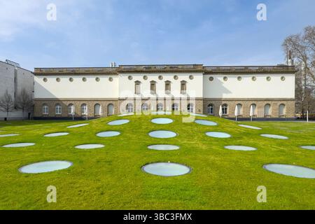 Francfort-sur-le-main, Allemagne - 23 mars 2025 : le paysage de jardin unique au musée Städel de Francfort-sur-le-main, Allemagne Banque D'Images