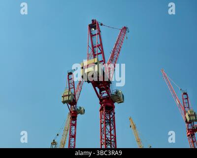 La Mecque, Arabie Saoudite, 19 juin 2024 : tours de grue sur le site de la grande mosquée de la Mecque pour les agrandissements de la mosquée et des fins de construction, à serv Banque D'Images