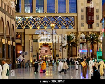 La Mecque, Arabie Saoudite, 22 juin 2024 : Jabal Omar Hilton Suites à Makkah, les chambres offrent des équipements tels qu'une télévision à écran plat, la climatisation et un K. Banque D'Images
