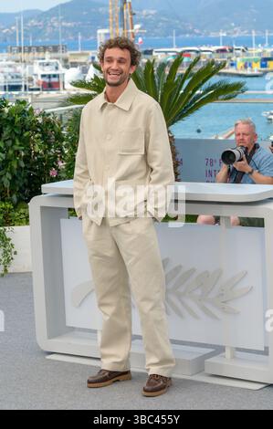 Cannes, France. 18 mai 2025. CANNES, FRANCE. 18 mai 2025 : Aubry Dullin au Photocall pour New Wave au 78ème Festival de Cannes. Crédit photo : Paul Smith/Alamy Live News Banque D'Images