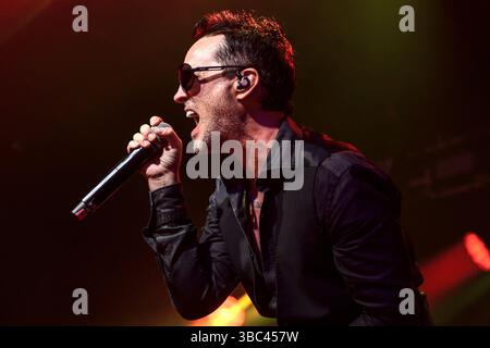 Buenos Aires (17 mai 2025). Groupe de grunge américain Stone Temple Pilots (Jeff Gutt, chanteur), se produisant en direct à Estadio Obras, Buenos Aires (Argentine). Crédit : Mariano Garcia/Alamy Live News Banque D'Images