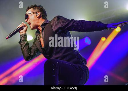 Buenos Aires (17 mai 2025). Groupe de grunge américain Stone Temple Pilots (Jeff Gutt, chanteur), se produisant en direct à Estadio Obras, Buenos Aires (Argentine). Crédit : Mariano Garcia/Alamy Live News Banque D'Images