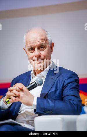 Torino, Italie. 18 mai 2025. Luciano Fontana alla 37a edizione del Salone del Libro di Torino. Italia - cronaca- Domenica 18 maggio 2025 (foto Giulio Lapone/LaPresse). Luciano Fontana à la 37ème édition du Salone del Libro à Turin. Italie - actualité - Domenica 18 mai 2025 (photo Giulio Lapone/LaPresse) la 37ème édition du Salone del Libro à Turin. Italie - actualité - samedi 17 mai 2025 (photo Giulio Lapone/LaPresse) crédit : LaPresse/Alamy Live News Banque D'Images