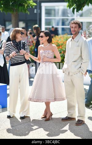 Zoey Deutch et Aubry Dullin présents au Photocall Nouvelle vague à Cannes, France le 18 mai 2025 dans le cadre du 78e Festival de Cannes. Photo Aurore Marechal/ABACAPRESS.COM Banque D'Images