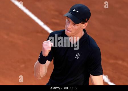 Rome, Italie. 18 mai 2025. Jannik Sinner, Italien, lors de la finale masculine du tournoi de tennis Internazionali BNL d'Italia 2025 contre Carlos Alcaraz, Espagnol, au Foro Italico à Rome, Italie, le 18 mai 2025. Crédit : Insidefoto/Alamy Live News Banque D'Images
