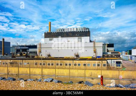 Centrale nucléaire déclassée située dans la réserve naturelle nationale de Dungeness Banque D'Images