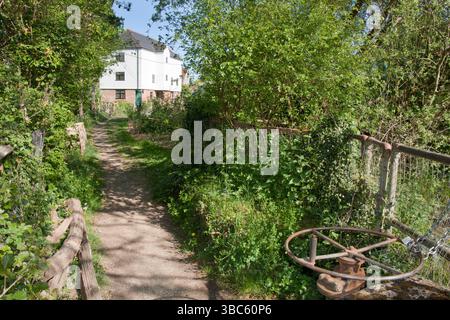 Moulin Brewhurst sur le canal Wey & Arun, Loxwood, Billingshurst, West Sussex, Angleterre Banque D'Images