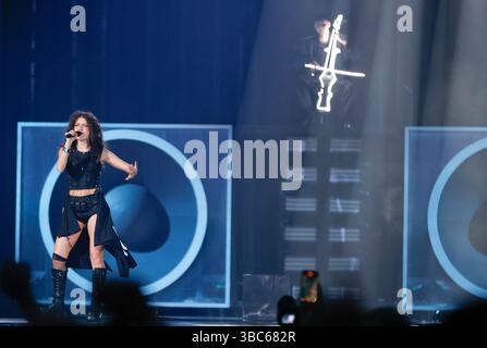Bâle, Schweiz. 18 mai 2025. Bâle, Suisse - 17 mai 2025 : concours Eurovision de la chanson, ESC 2025 : Show finals avec les allemands ABoR & Tinny d'Allemagne interprétant la chanson 'Baller'. Crédit : dpa/Alamy Live News Banque D'Images