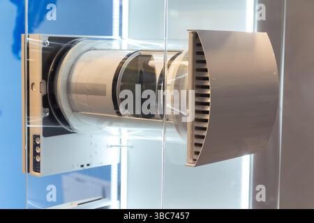 Ventilateur domestique pour l'extraction d'air dans les maisons et les appartements. Structure interne, vue en coupe Banque D'Images