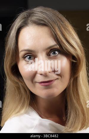 Bilarus, ville de Gamil, 04 septembre 2021 événement public extérieur Portrait d'une belle femme blonde d'âge moyen Banque D'Images