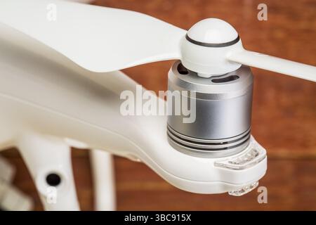 FORT COLLINS, CO, USA - 18 DÉCEMBRE 2016 : moteur électrique et hélice pour drone quadricoptère DJI Phantom 4 Banque D'Images